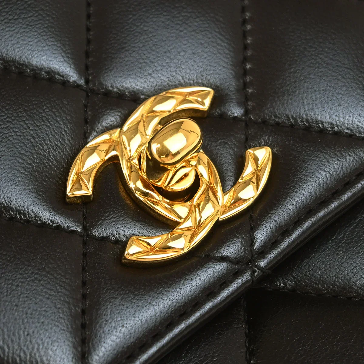 Chanel Black Lambskin Straight Flap Shoulder Bag - Image 4