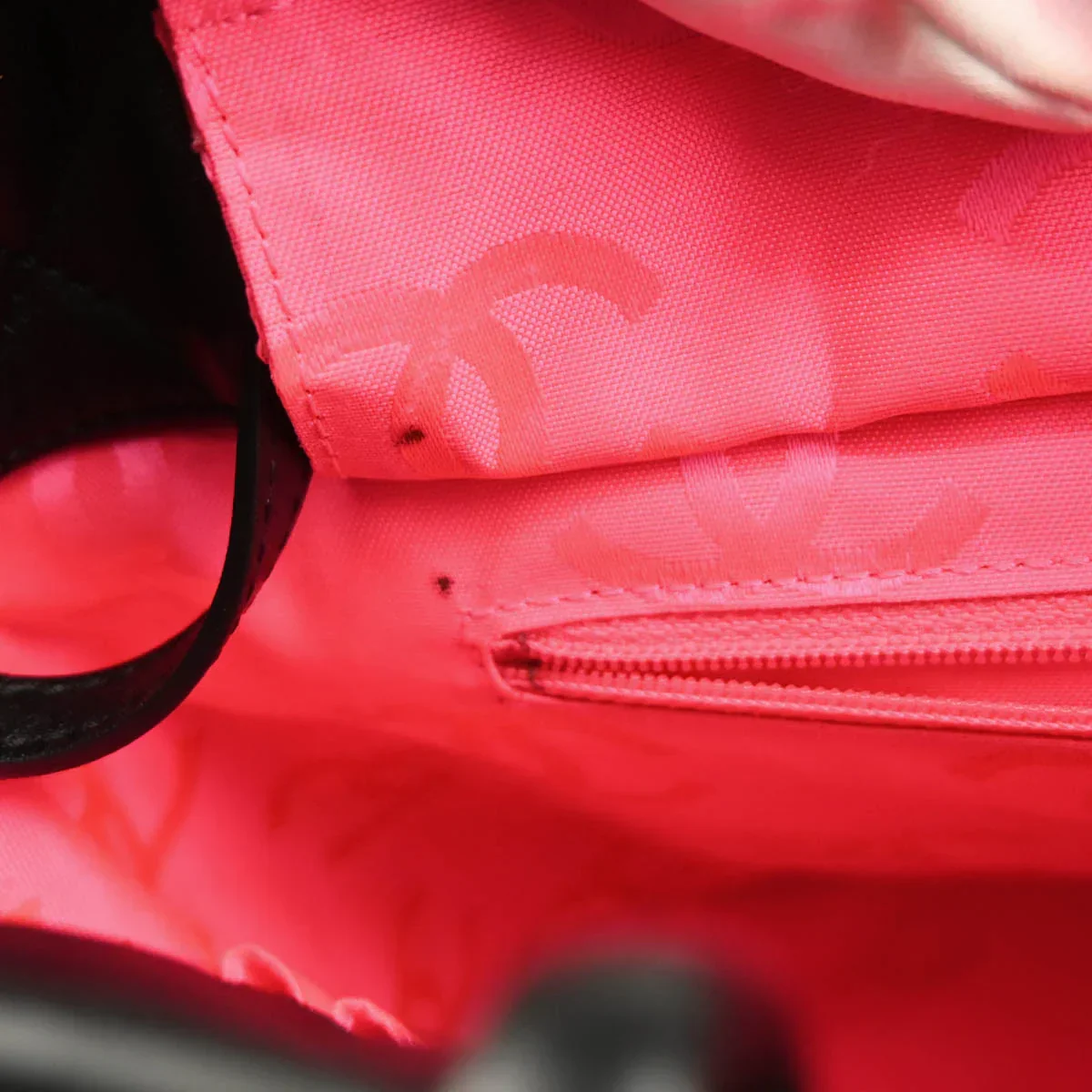 Chanel 2008-2009 Black Calfskin Cambon Ligne Tote Handbag - Image 8