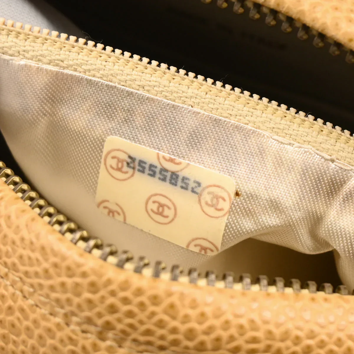 Chanel 1991-1994 Beige Caviar Chevron Camera Bag Mini - Image 11