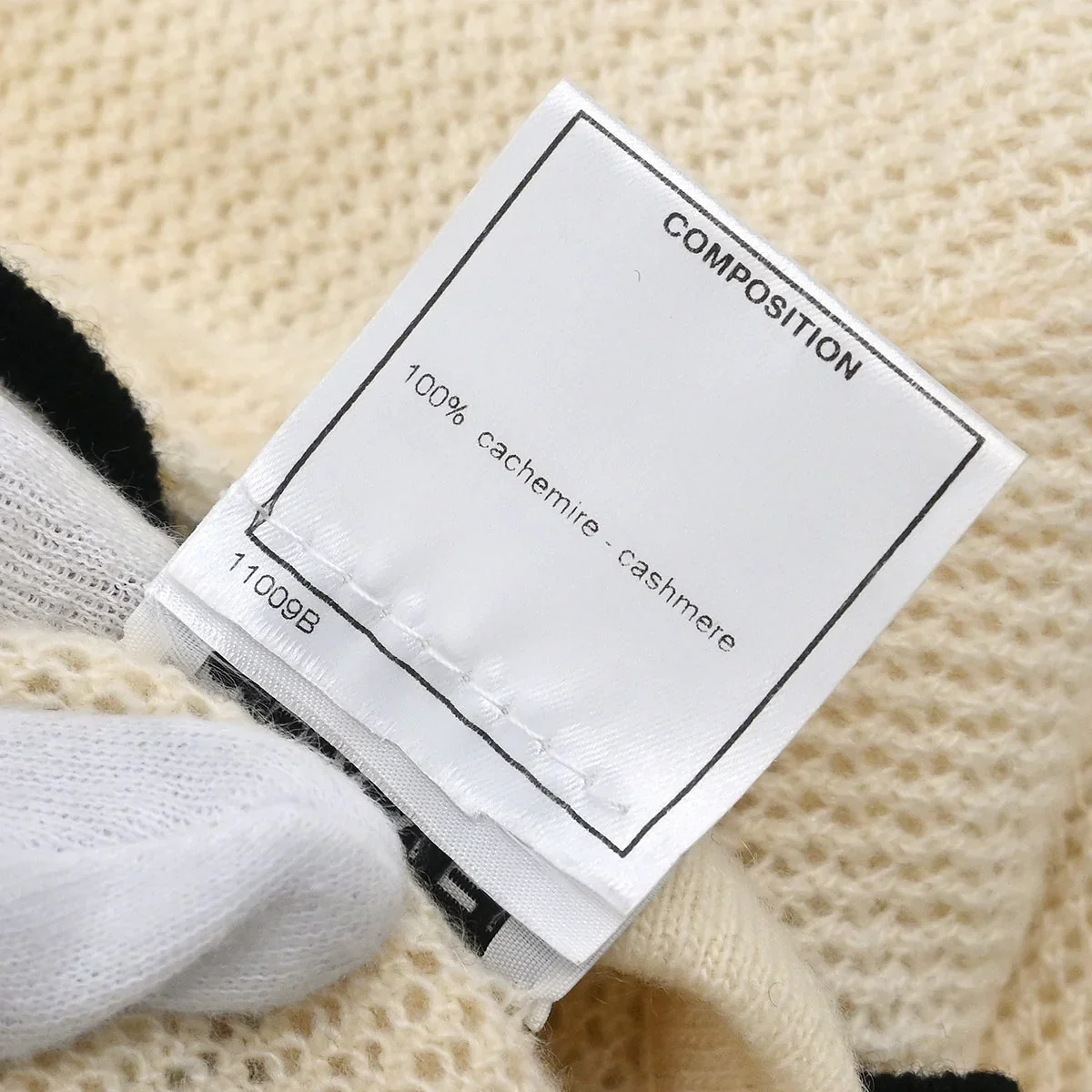 Chanel 2001 Short Sleeve Sweater Knit Top White #38 - Image 10