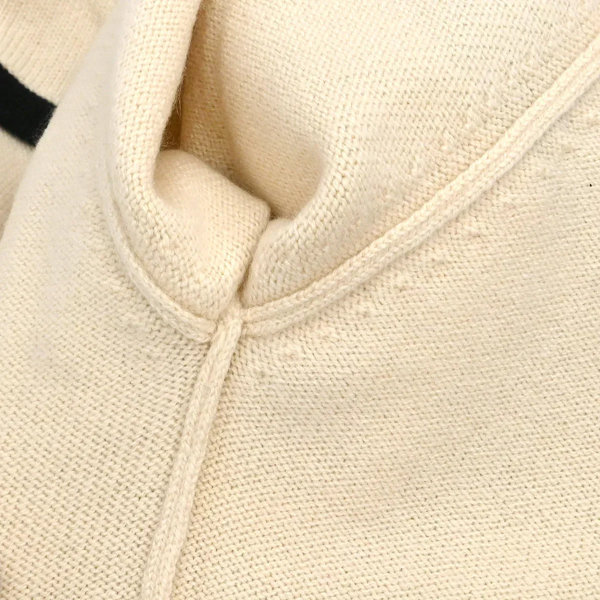 Chanel Sweater White - Image 8