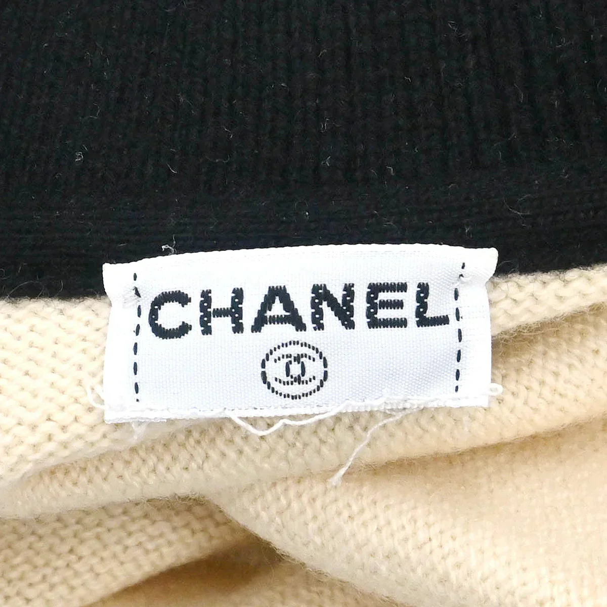 Chanel Sweater White - Image 9