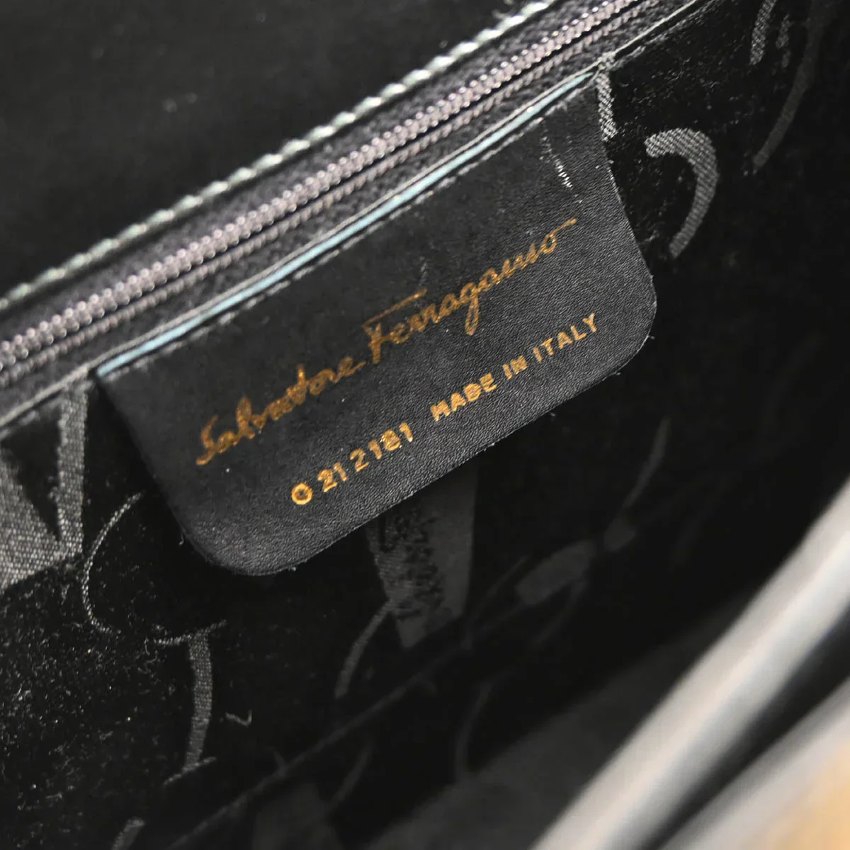 Salvatore Ferragamo Black Leather Gancini 2way Handbag - Image 10