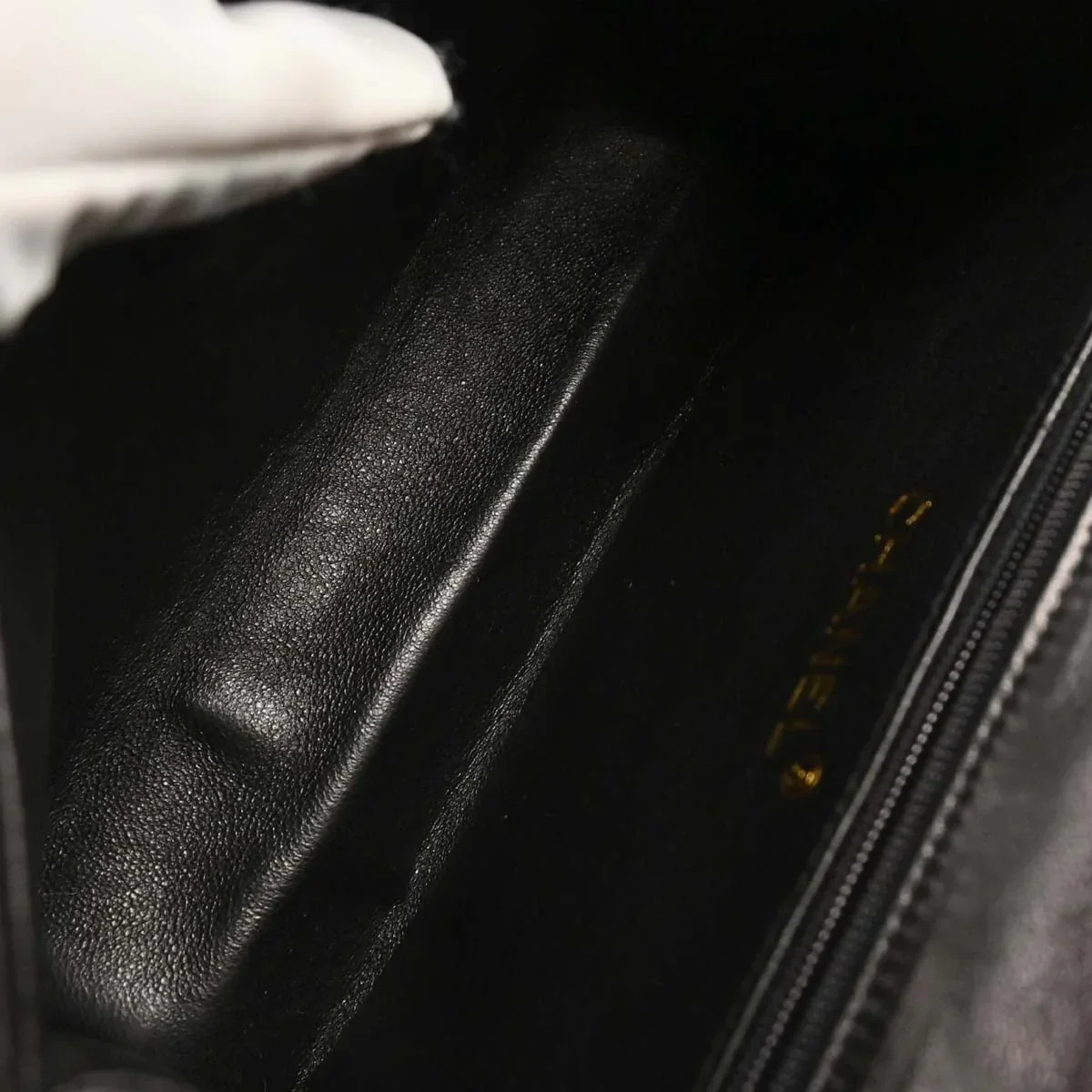 Chanel 1986-1988 Black Lambskin Top Handle Handbag - Image 9