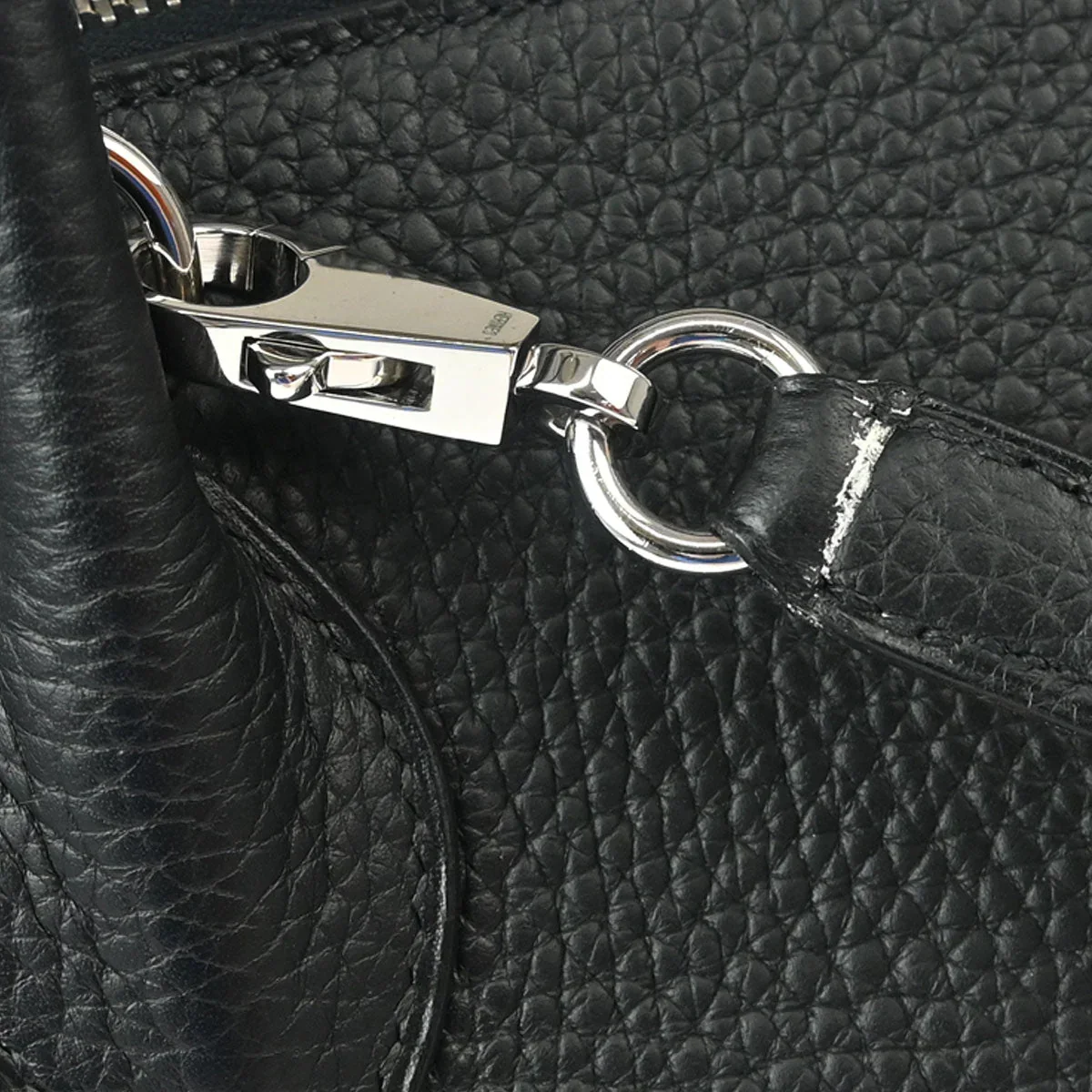 Hermes 2005 Black Taurillon Clemence Bolide 31 2way Handbag - Image 5