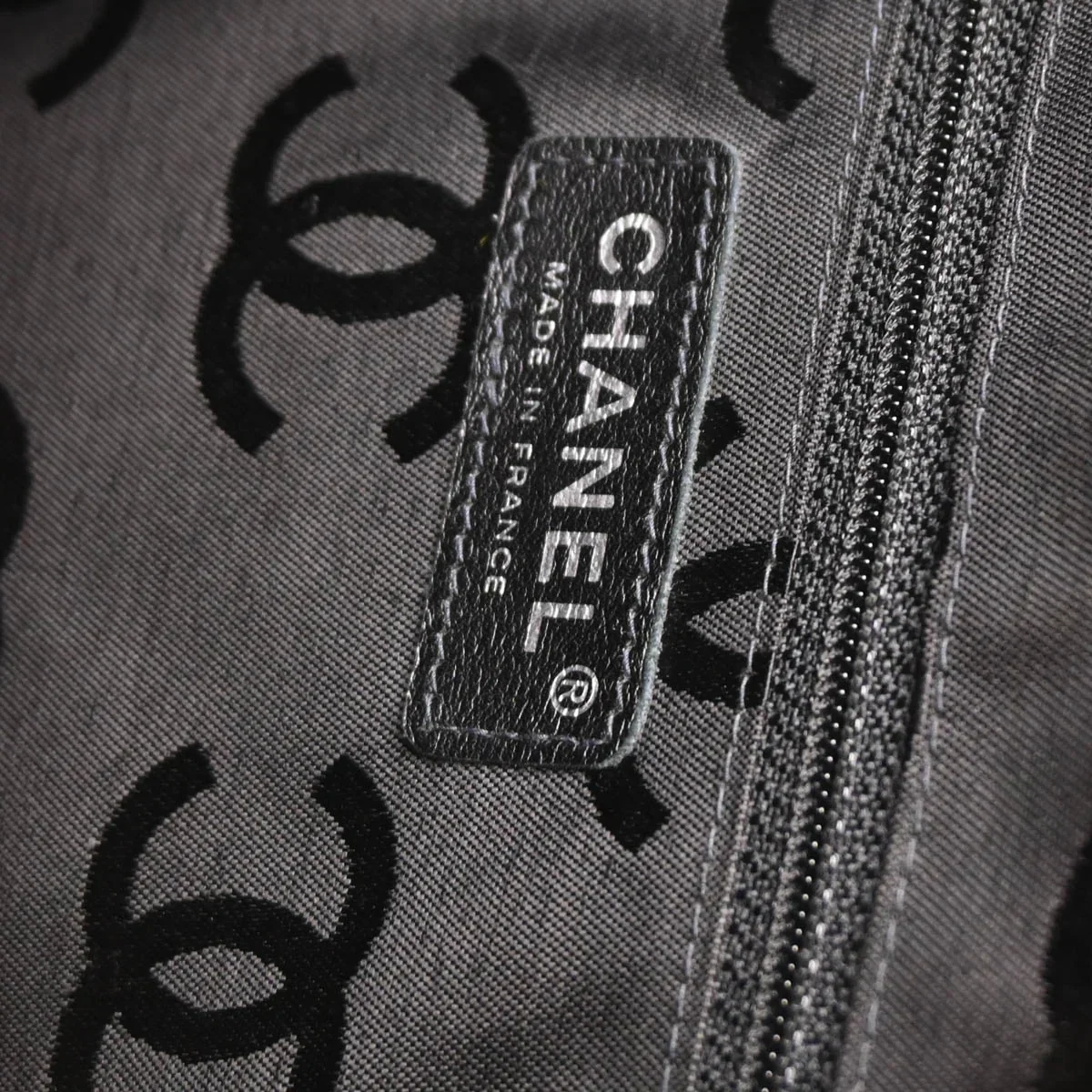 Chanel 2005-2006 Beige Black Calfskin Cambon Ligne Bowling Bag - Image 9