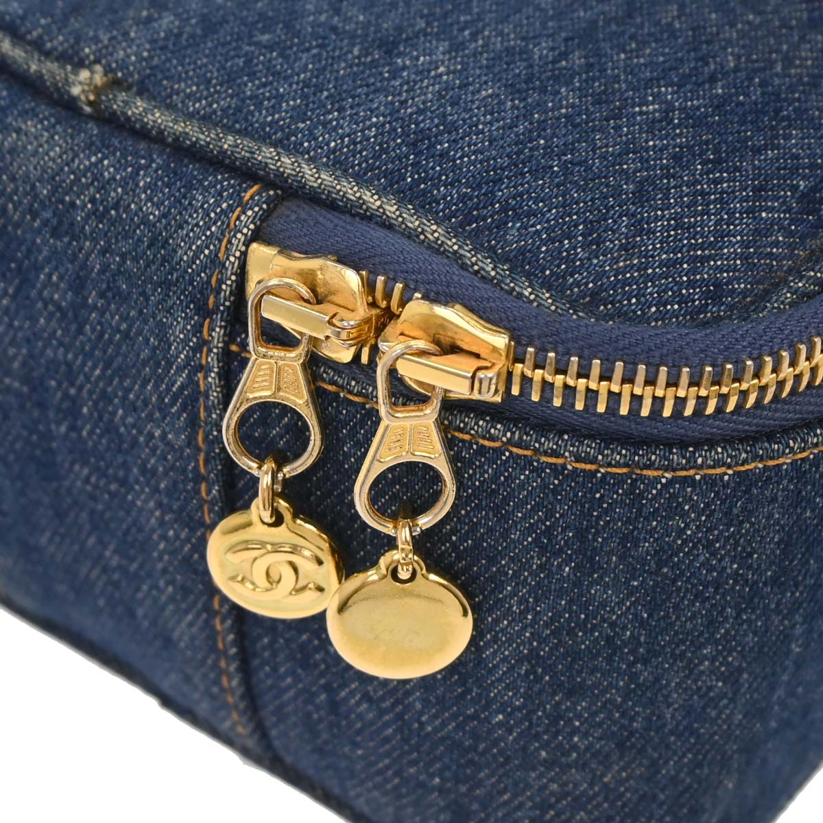 Chanel 1996-1997 Blue Denim Vanity Handbag - Image 4