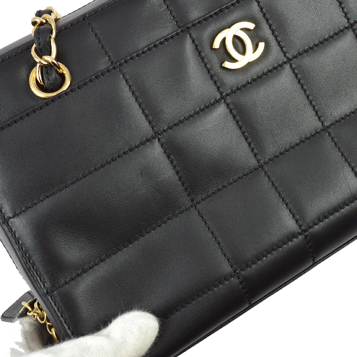 Chanel 2001-2003 Black Lambskin Choco Bar Chain Tote - Image 3