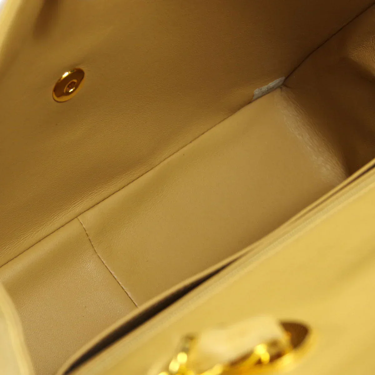Chanel 1994-1996 * Beige Lambskin Jumbo Classic Flap Shoulder Bag - Image 9