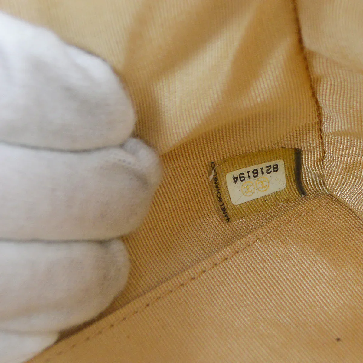 Chanel 2003-2004 Bowling Bag 37 Beige Caviar - Image 10