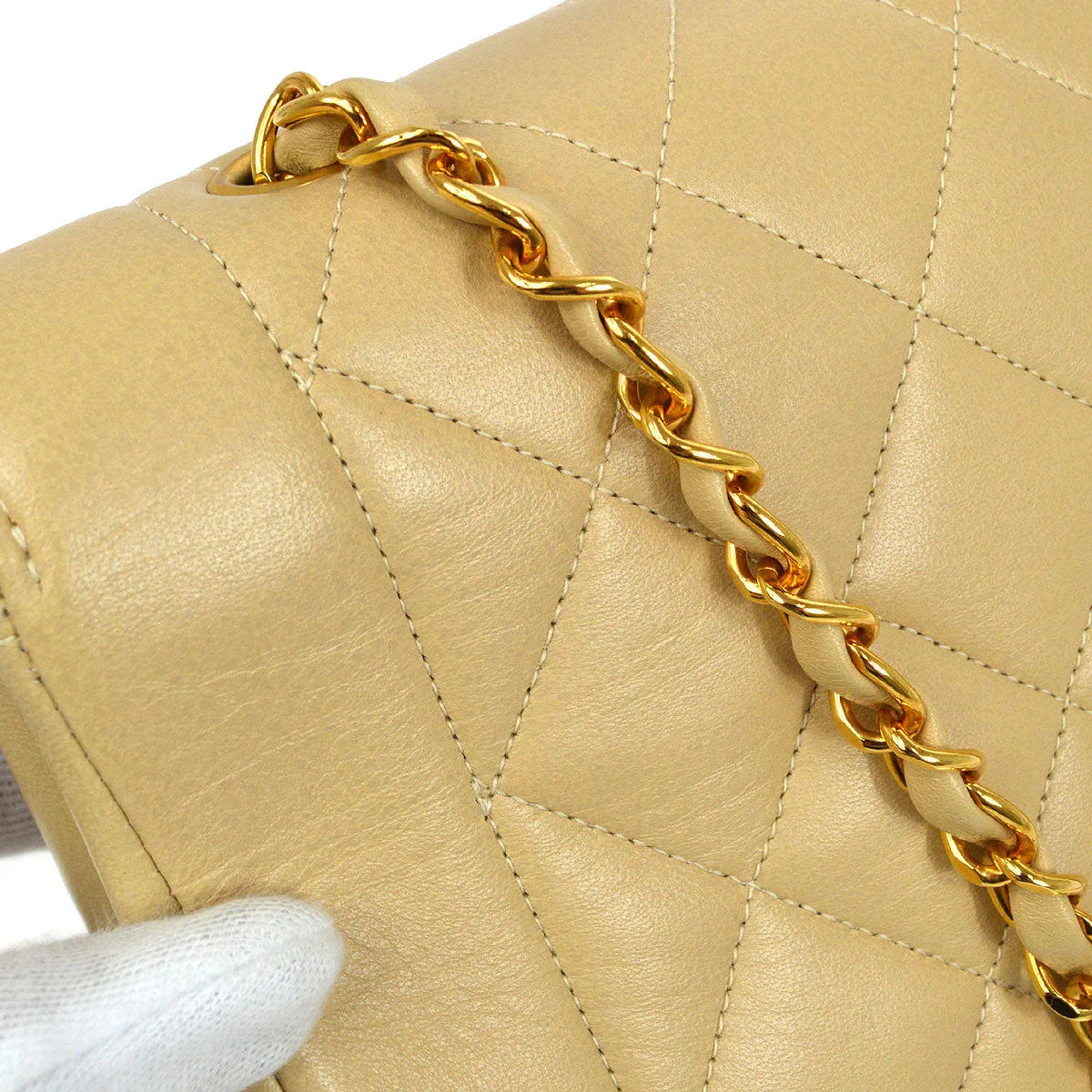 Chanel * 1994-1996 Beige Lambskin Diana Small - Image 5