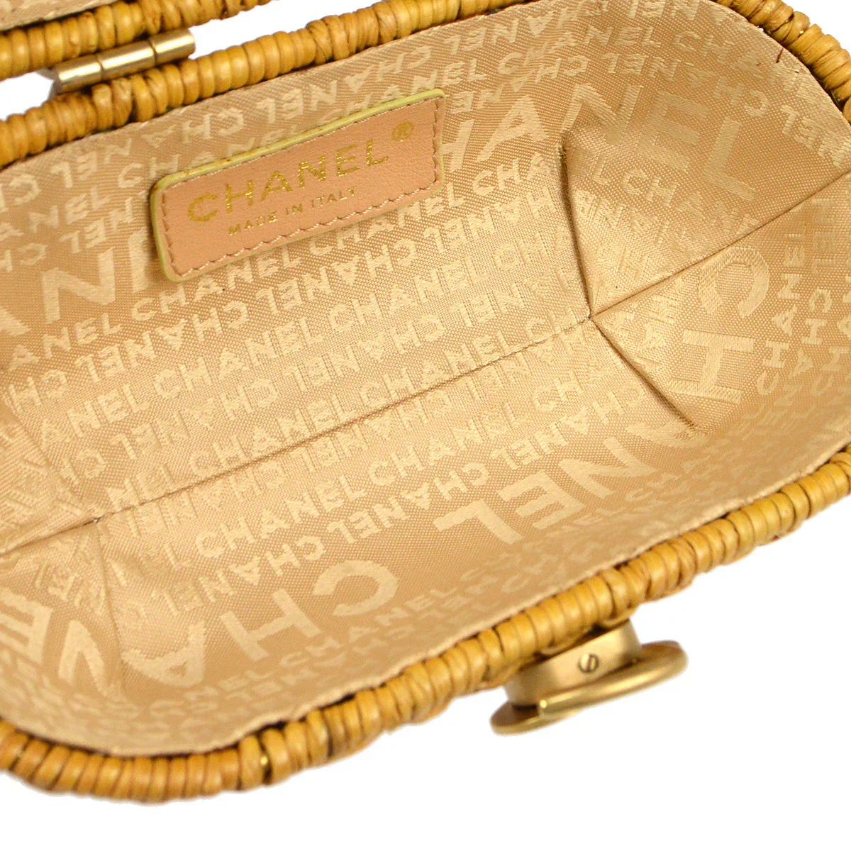 Chanel * 2004-2005 Heart Rattan Basket Chain Shoulder Bag - Image 10