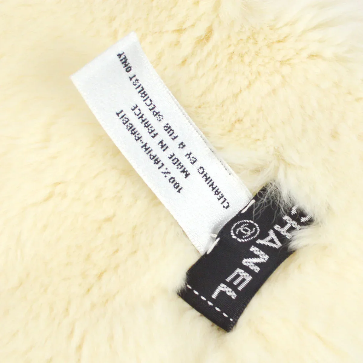 Chanel Fur Shawl Muffler Stole White Small Good - Image 4