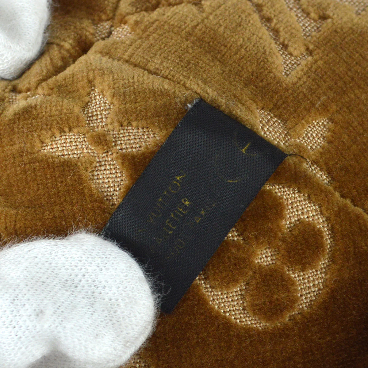 Louis Vuitton 2005 DouDou Teddy Bear M99000 - Image 7