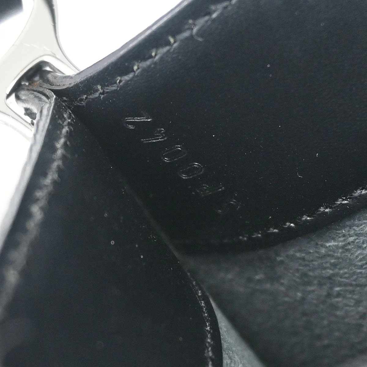 Louis Vuitton Black Epi Pochette Demi-lune Handbag M52622 - Image 7