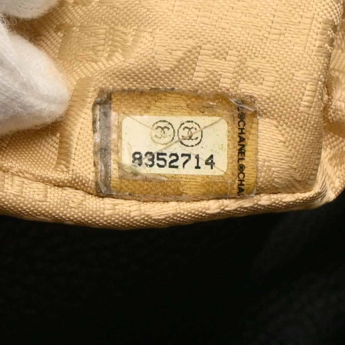 Chanel 2003-2004 Black Calfskin Handbag - Image 10