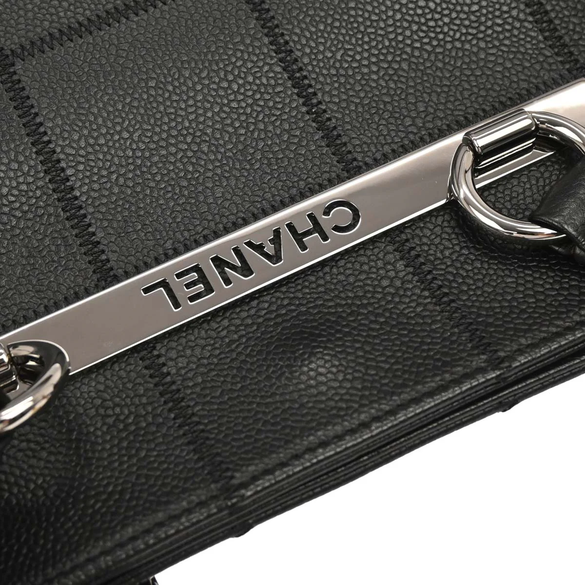 Chanel 2005-2006 Black Caviar Choco Bar Tote Handbag - Image 4