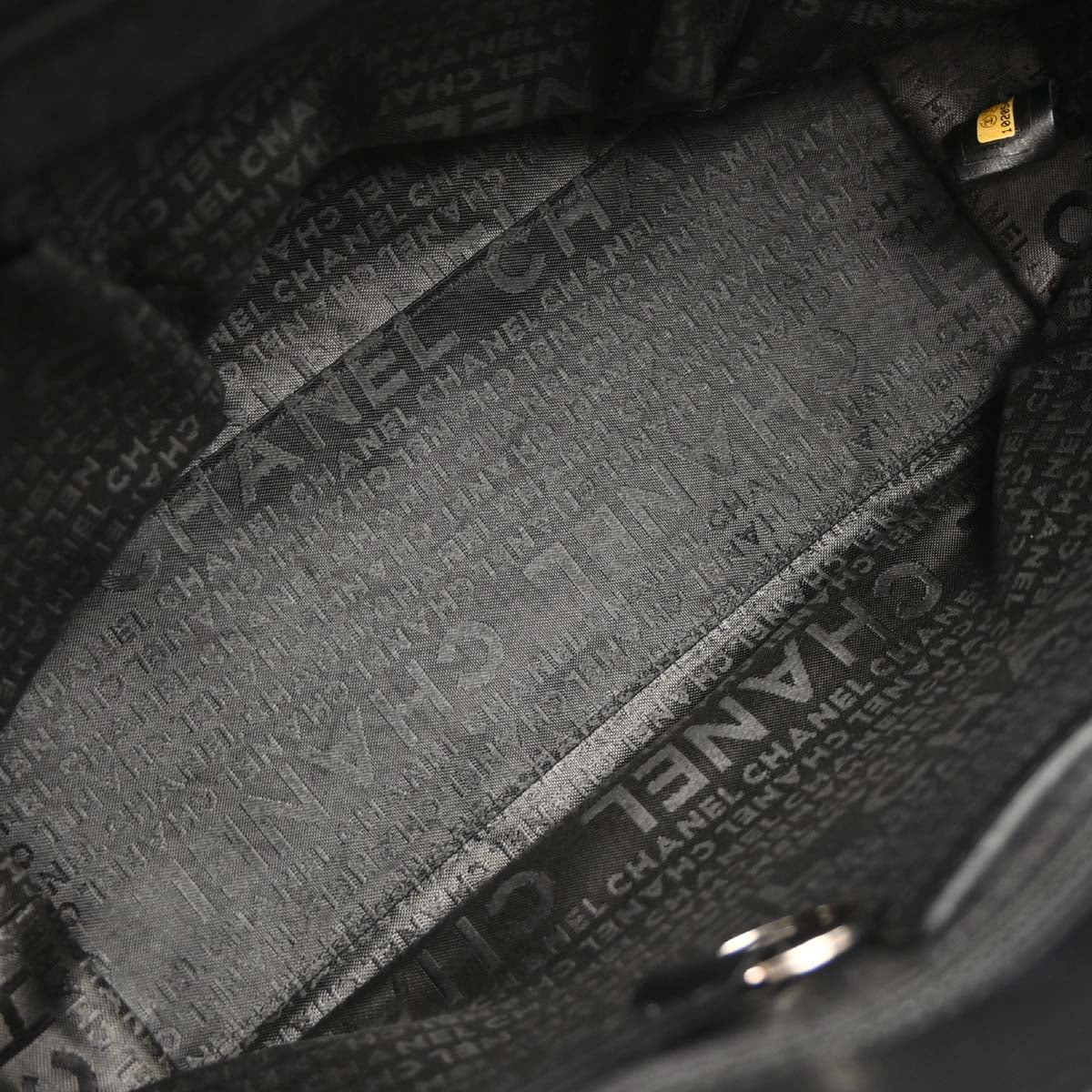 Chanel 2005-2006 Black Caviar Choco Bar Tote Handbag - Image 7