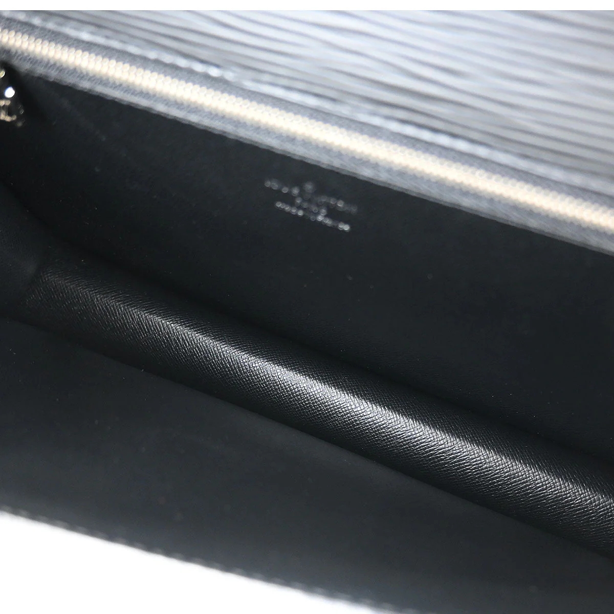 Louis Vuitton 2007 Black Epi Pochette Sellier Dragonne Clutch M52762 - Image 7