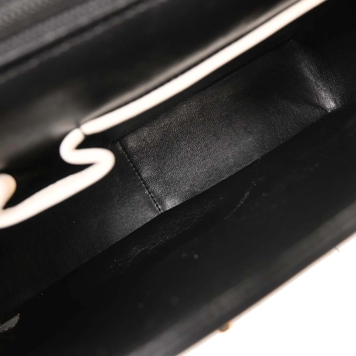 Chanel 1994-1996 Black Lambskin Single Flap Shoulder Bag - Image 7