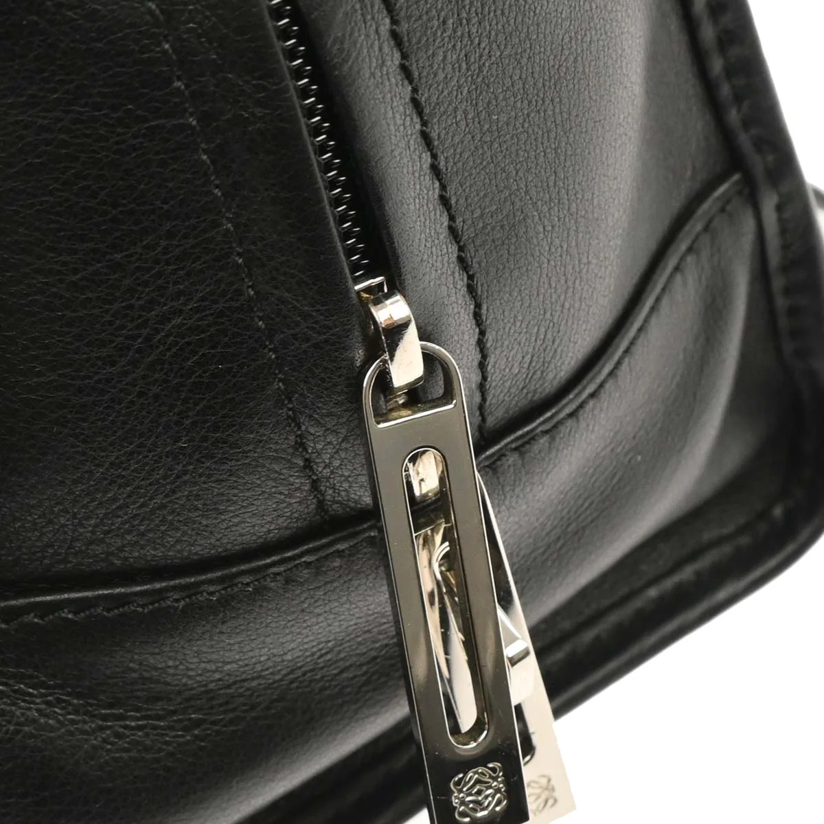 Loewe Black Leather Amazona 28 Handbag - Image 7