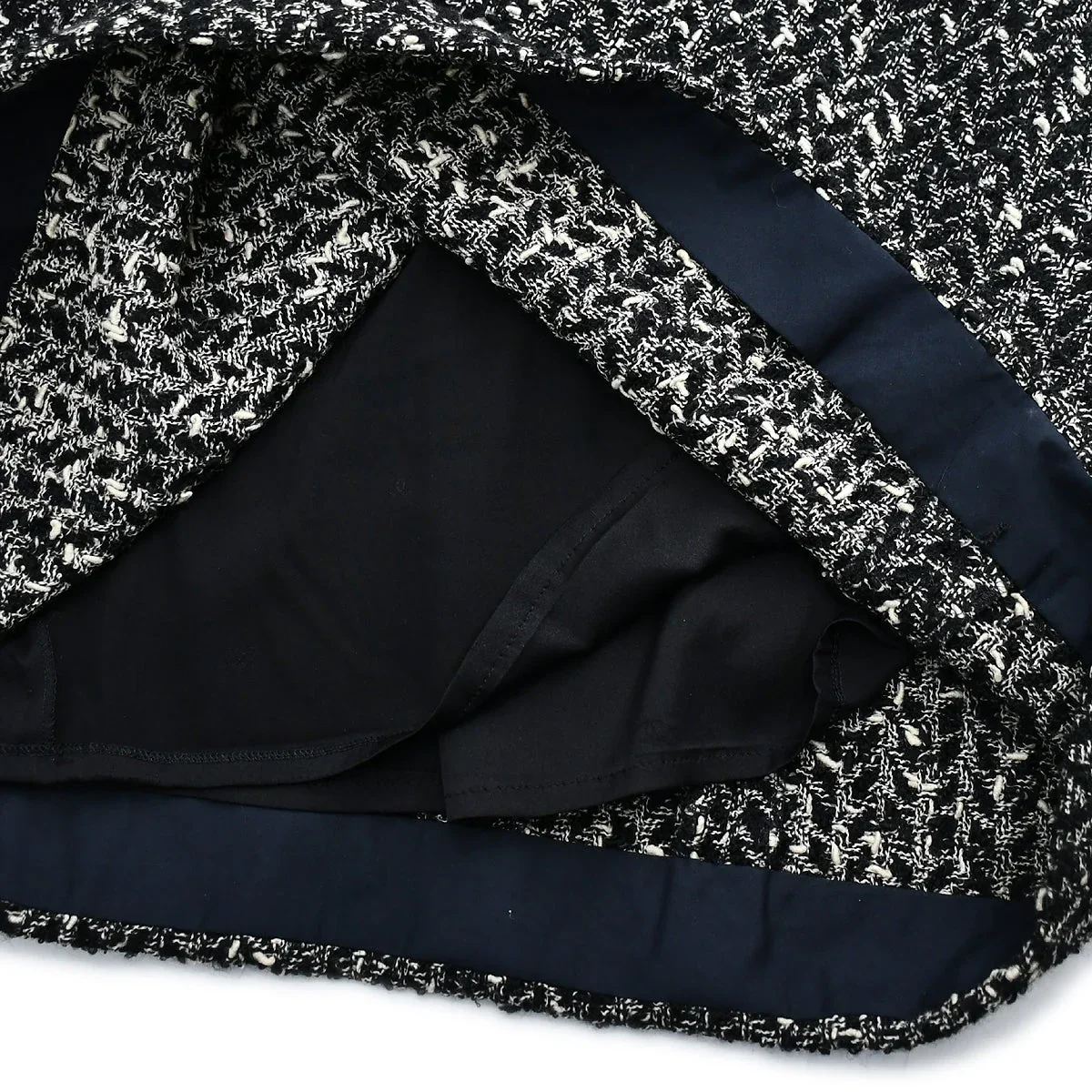 Chanel Jacket Skirt Suit Black 97A #46 - Image 8