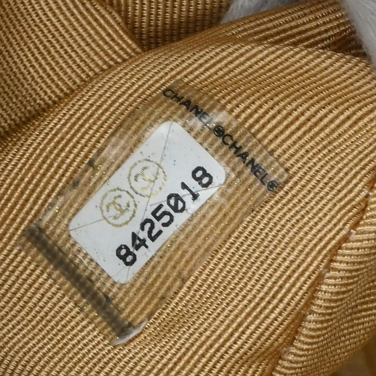 Chanel 2003-2004 Beige Calfskin Handbag - Image 10