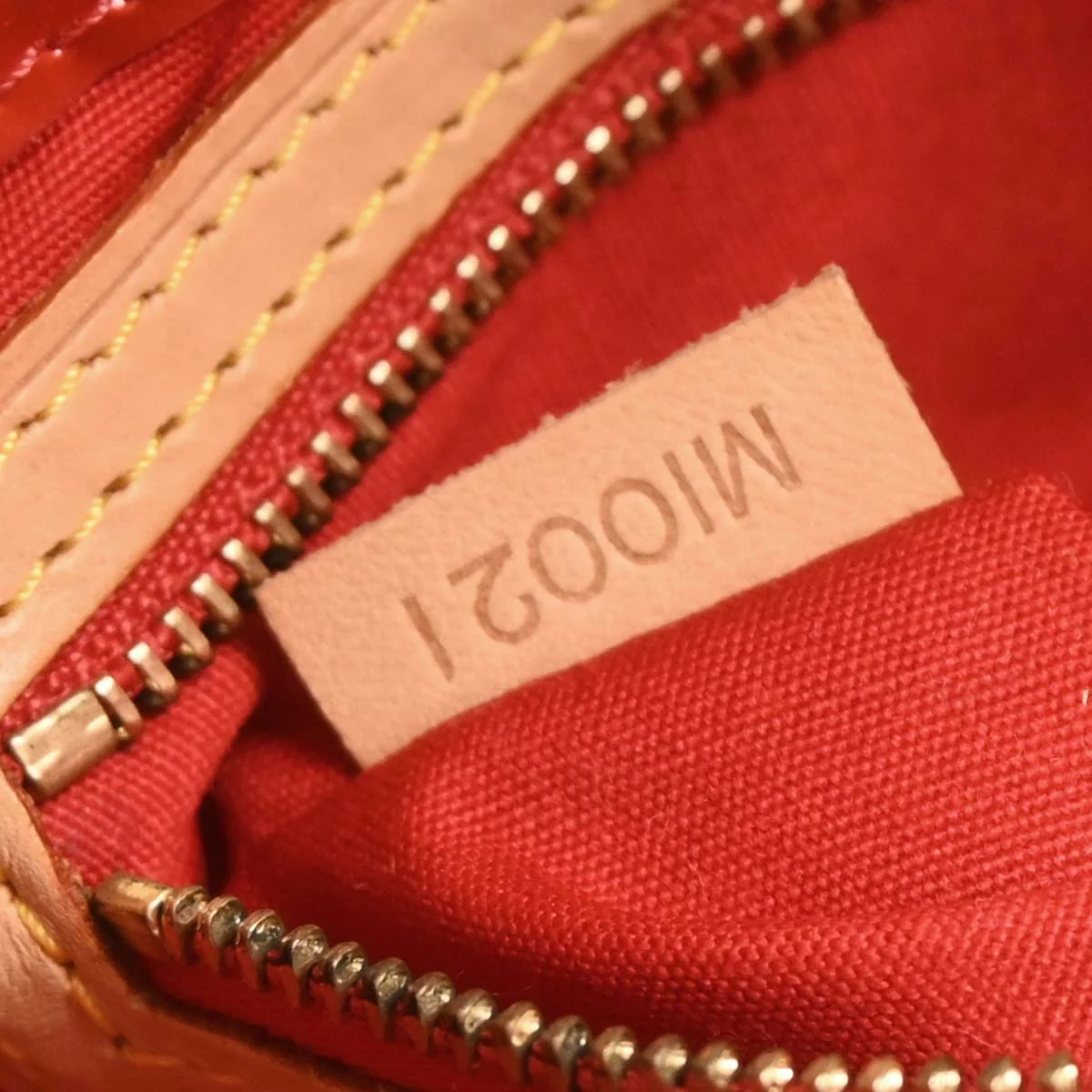 Louis Vuitton 2001 Red Vernis Reade PM Tote Handbag M91088 - Image 10