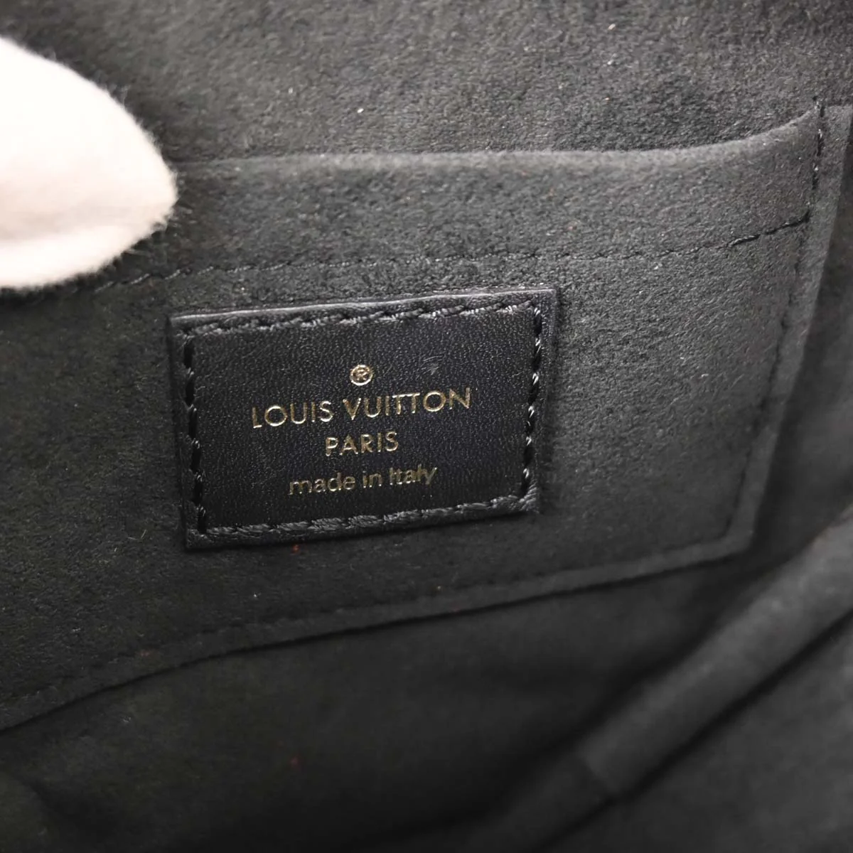 Louis Vuitton 2018 Black New Wave Heart Clutch Shoulder Bag M52796 - Image 9