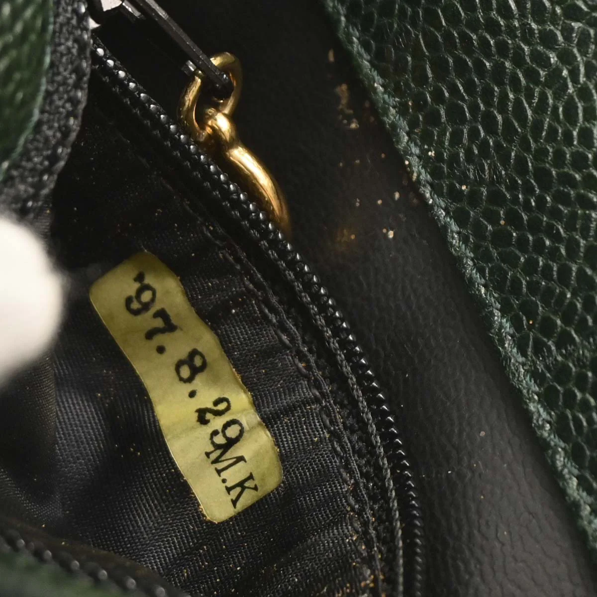 Chanel 1997-1999 Dark Green Caviar Chain Shoulder Bag - Image 9
