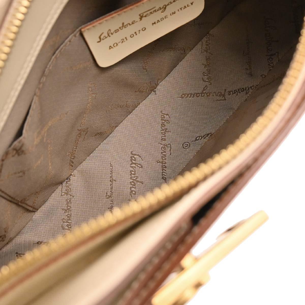 Salvatore Ferragamo Beige Leather Handbag - Image 8
