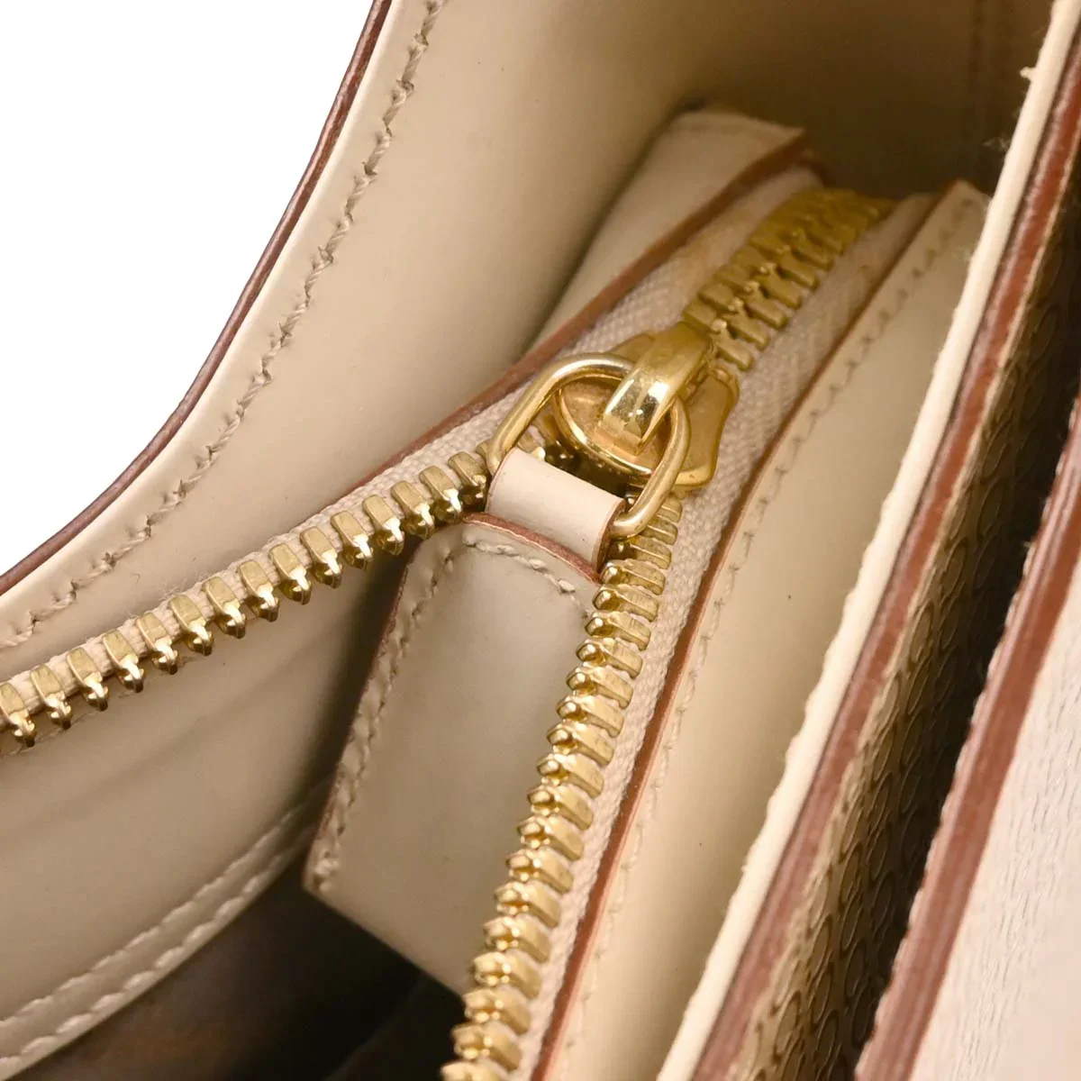 Salvatore Ferragamo Beige Leather Handbag - Image 9
