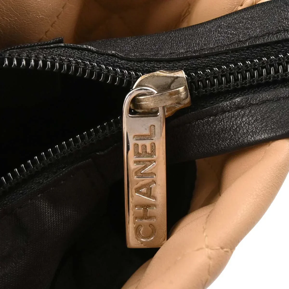Chanel 2003-2004 Beige Calfskin Cambon Ligne Tote Handbag - Image 9