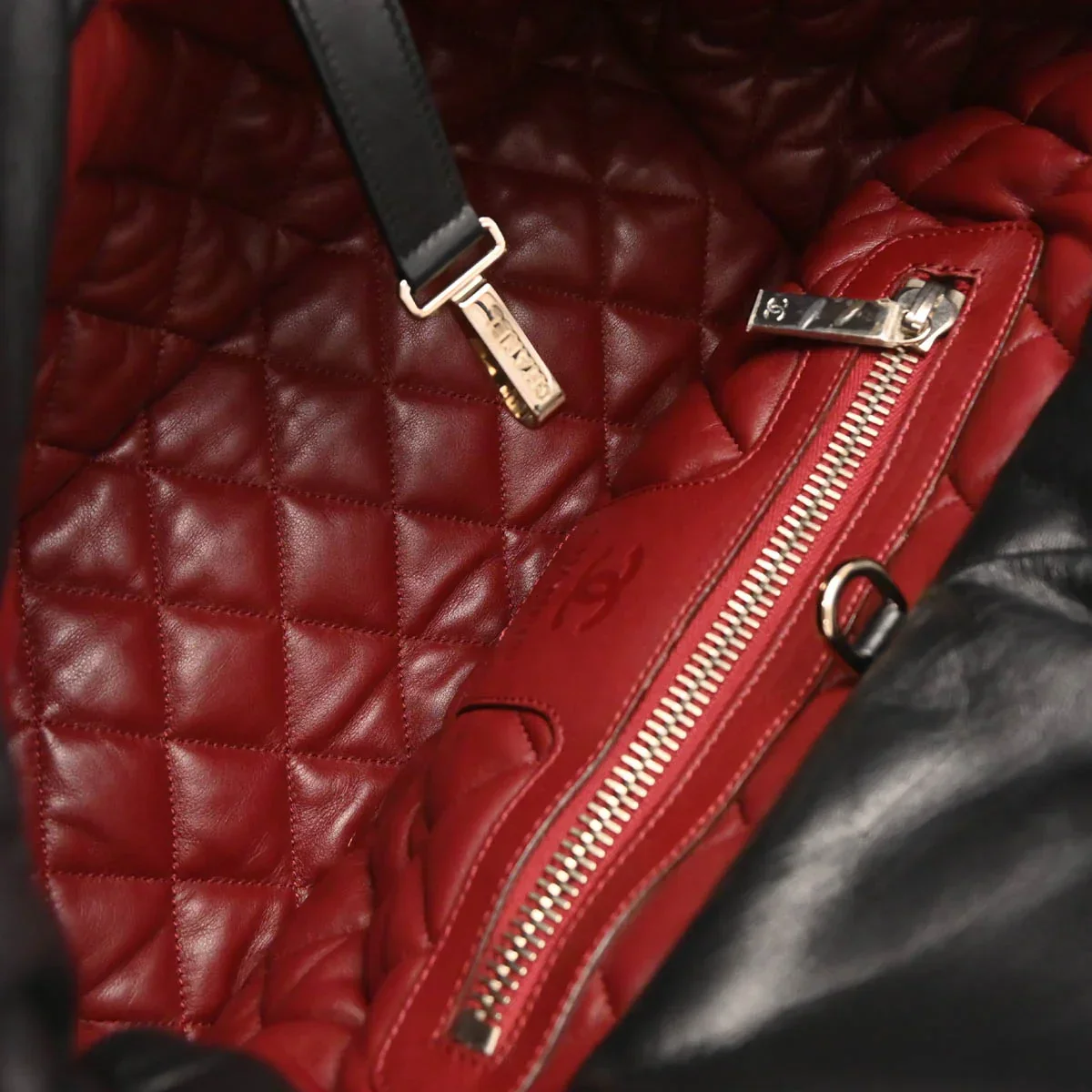 Chanel 2009-2010 Black Calfskin Coco Cocoon Tote Bag - Image 9