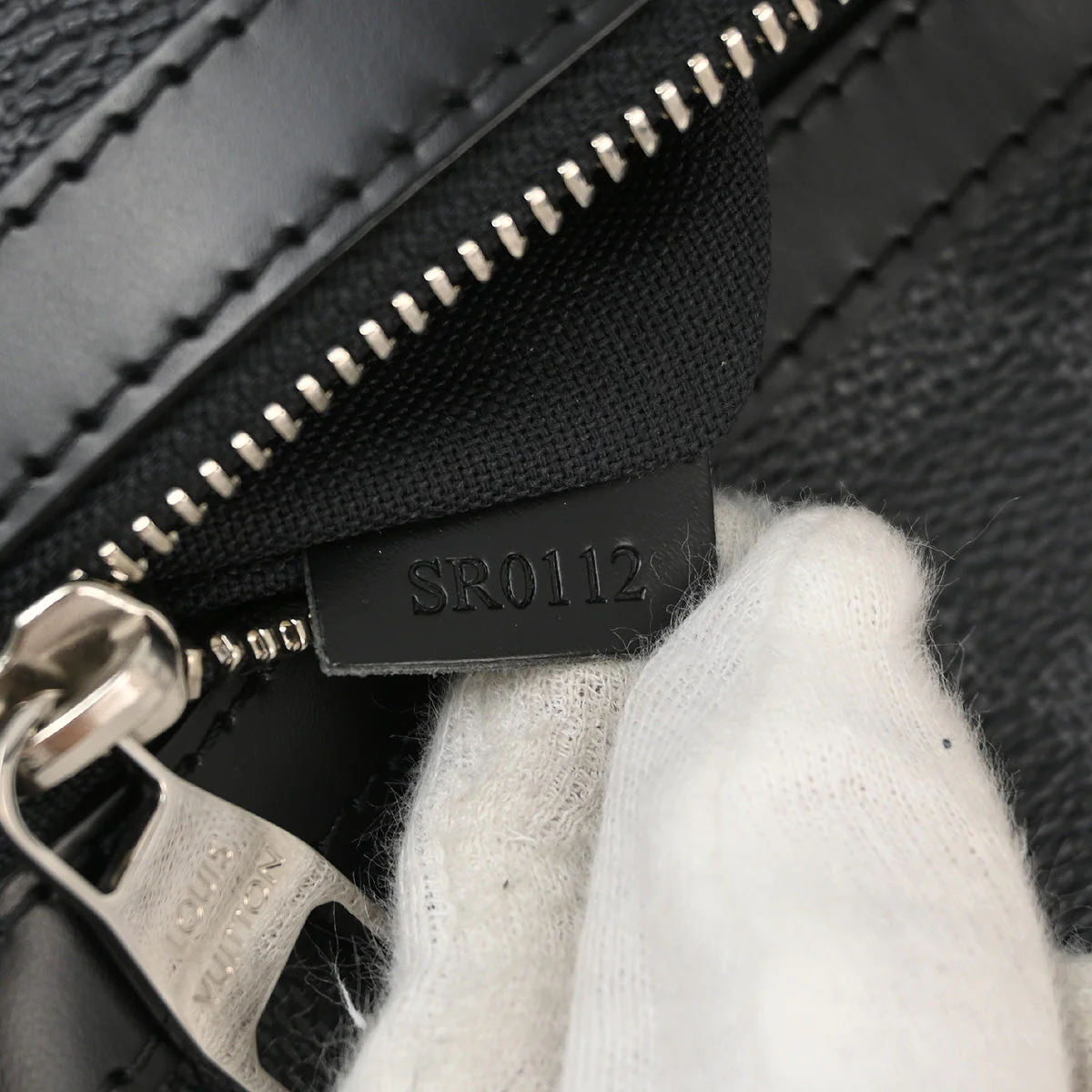 Louis Vuitton 2012 Damier Graphite Mick MM Shoulder Bag N41106 - Image 9