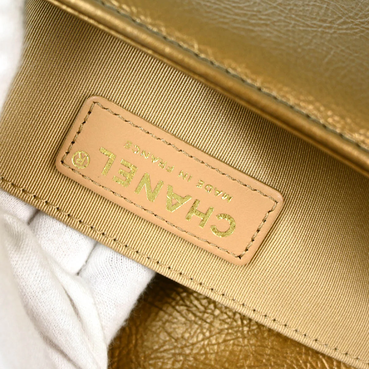 Chanel 2020-2021 Bronze Calfskin Boy Medium - Image 8