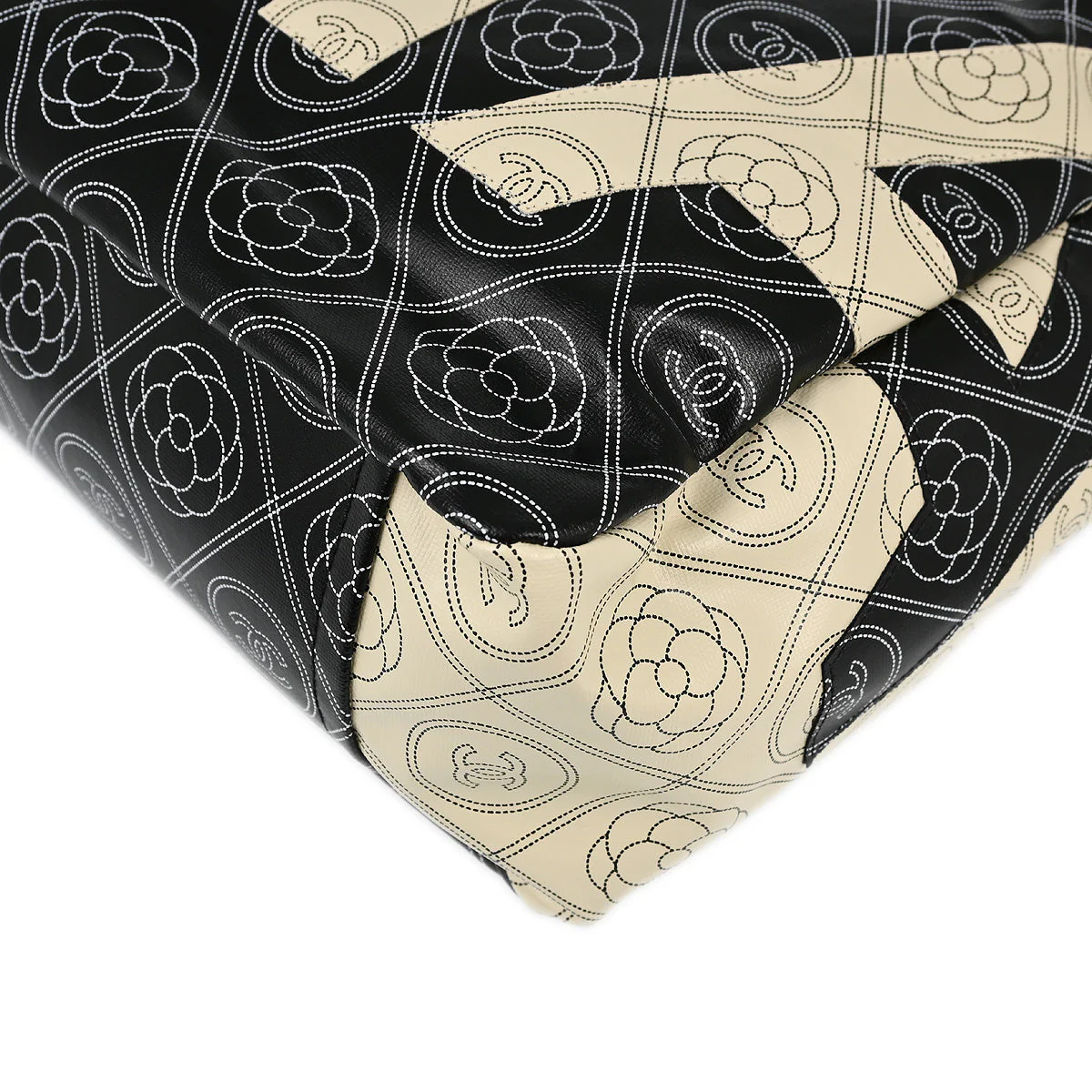 Chanel 2018 Black Printed Coated Canvas Camellia Shopping 2way Shoulder Tote Handbag - Image 3