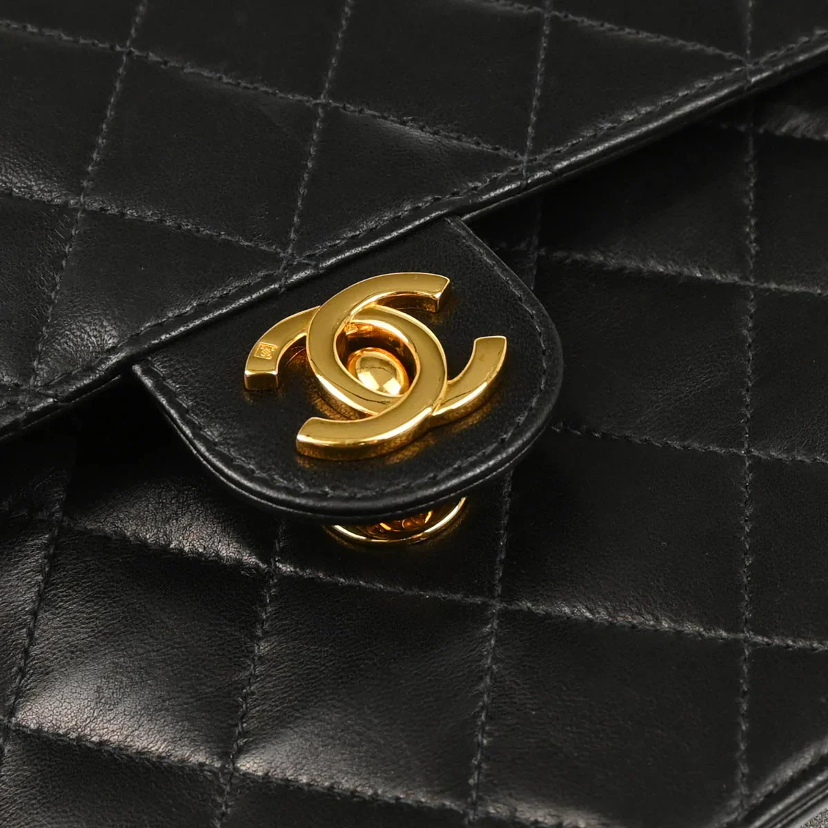 Chanel 2000-2001 Black Lambskin Turnlock Medium Half Flap Shoulder Bag - Image 7