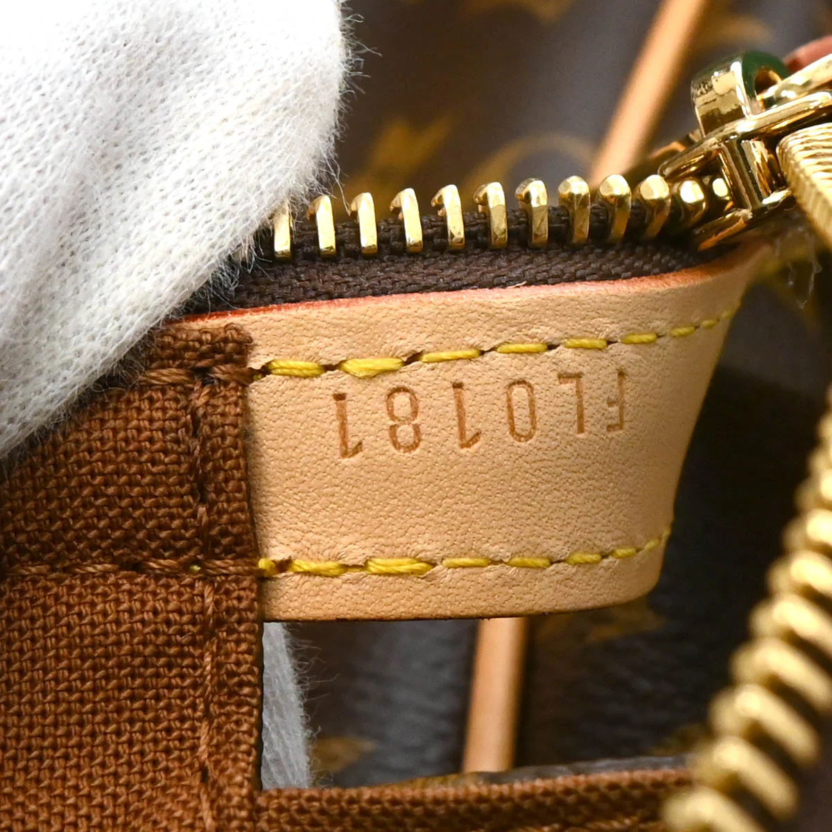 Louis Vuitton 2011 Monogram Stresa GM Shoulder Bag M51188 - Image 9